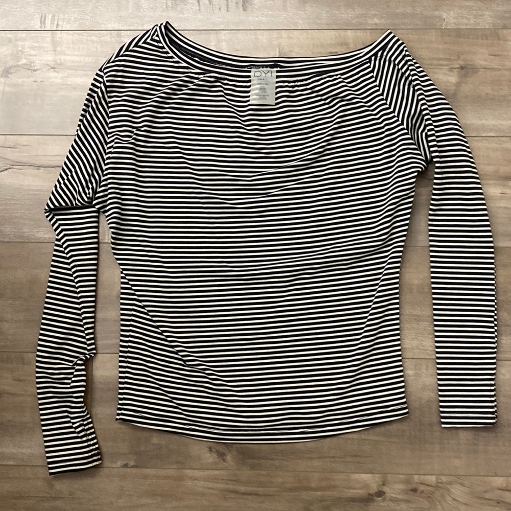 DYI off shoulder long sleeve top size small